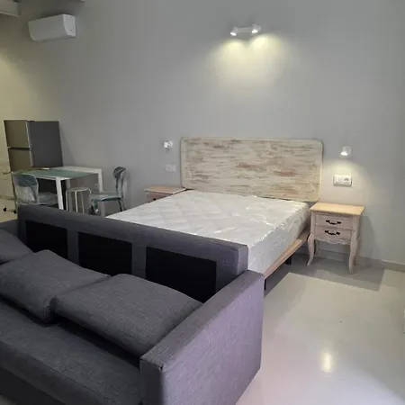 La Casa De La Esquina Estudio 5 * 그란 타라할